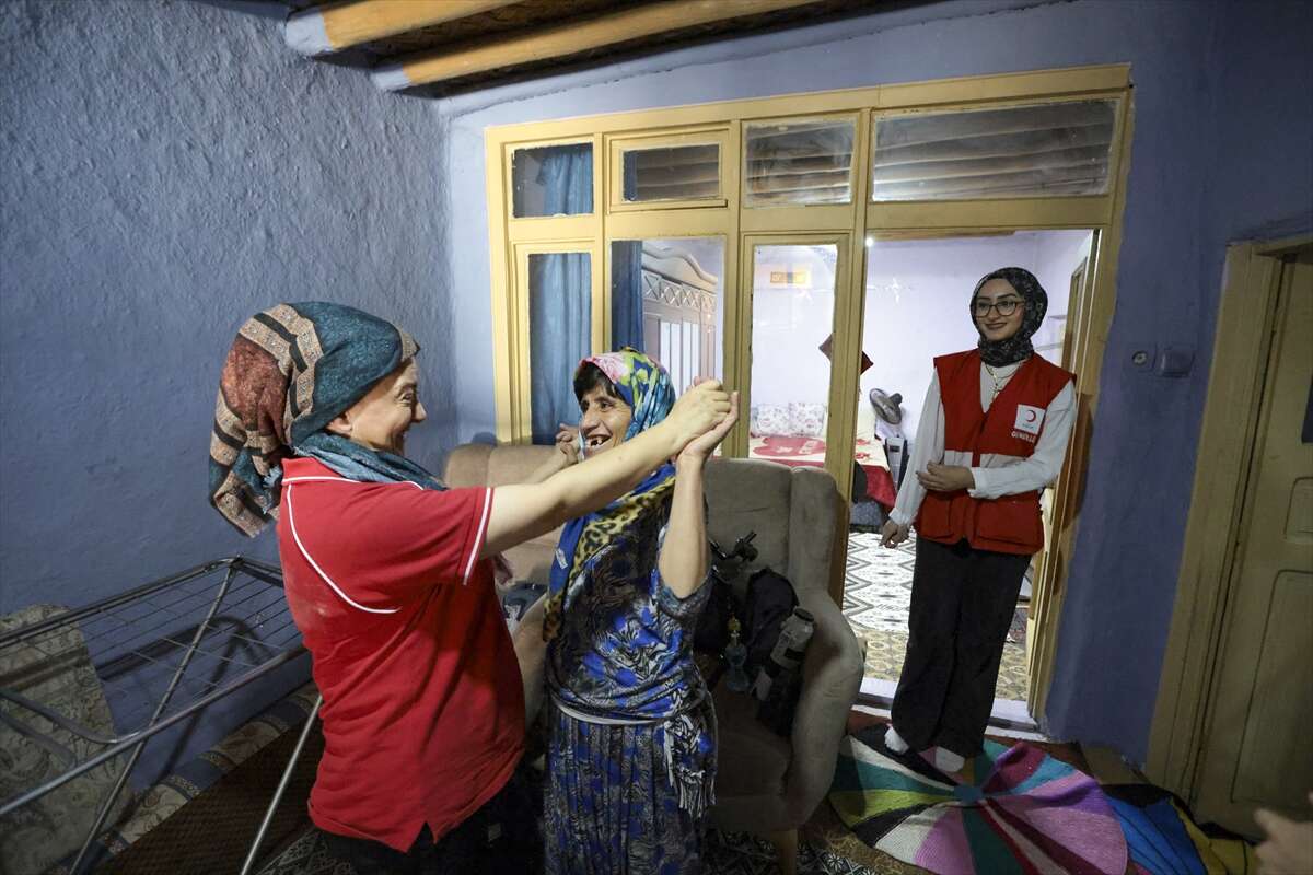 Konya’da engelli kız ve babasına yürek ısıtan dokunuş 6